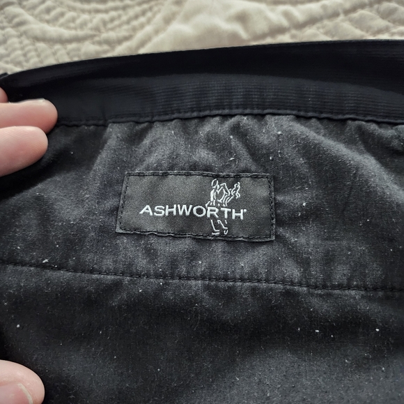 Ashworth Golf Shorts - Picture 5 of 5
